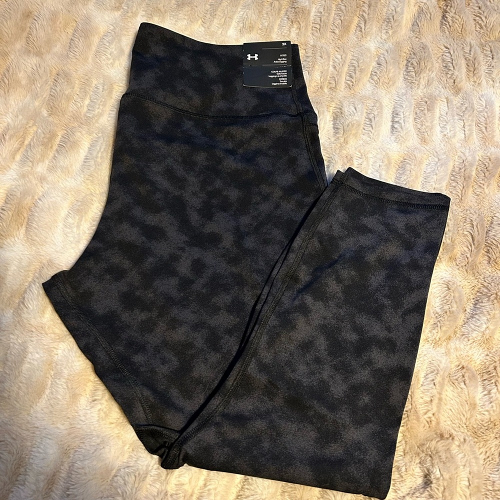 NWT Womens 2X Under Armour Black Camo Fitted Movement High-Rise Ankle Leggings